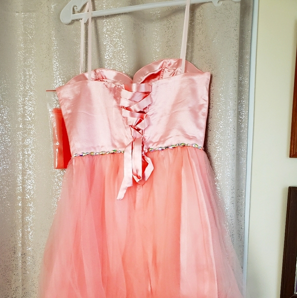 Dress - Picture 1 of 3